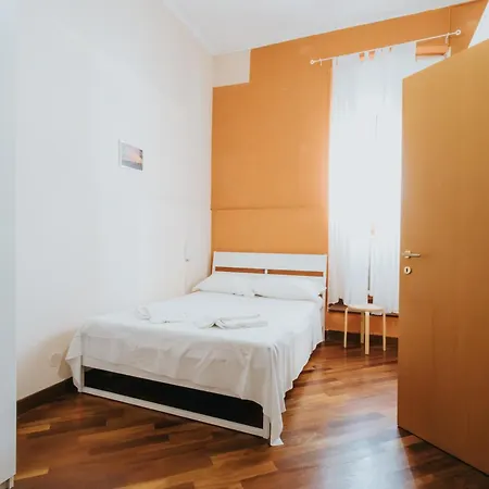 Apartament Color22 *